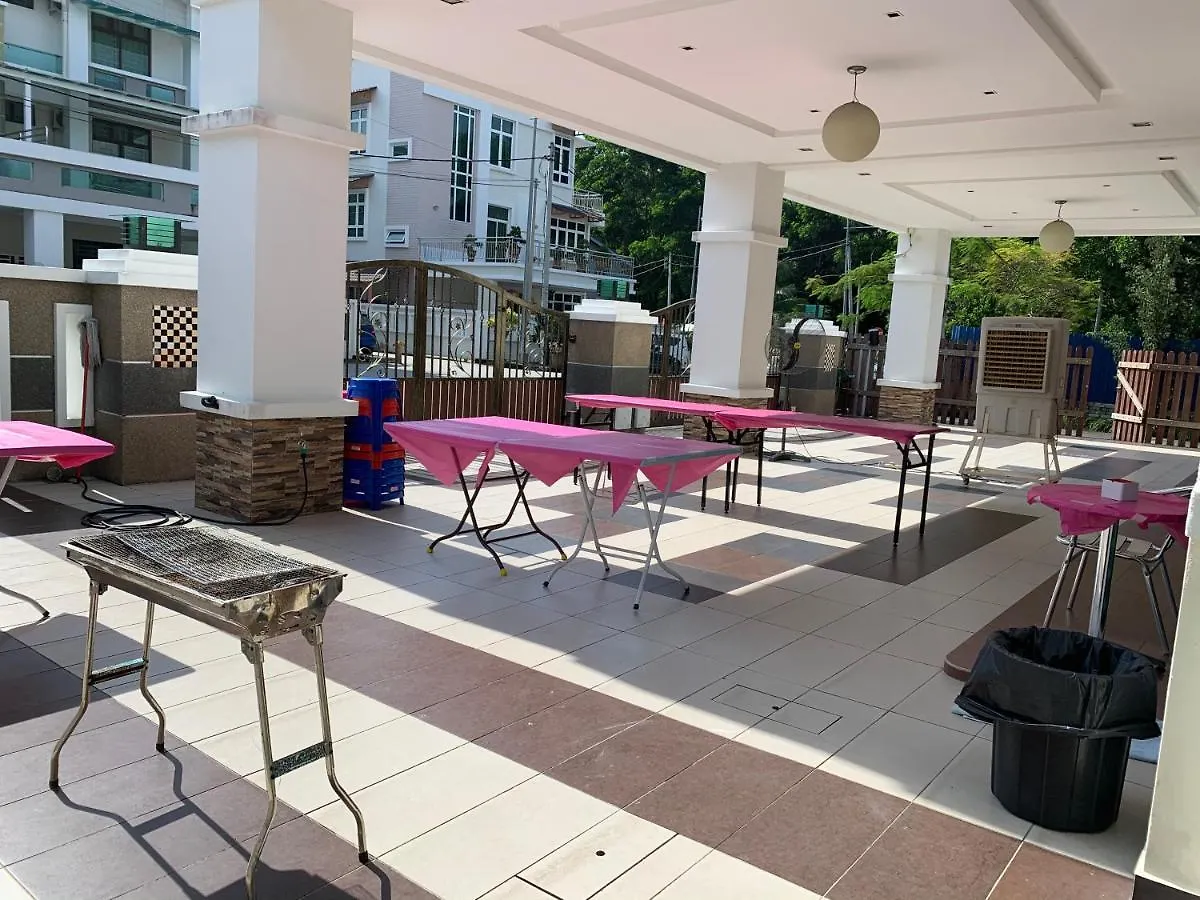 بيت للعطل Woon Homestay باليك بولاو ماليزيا